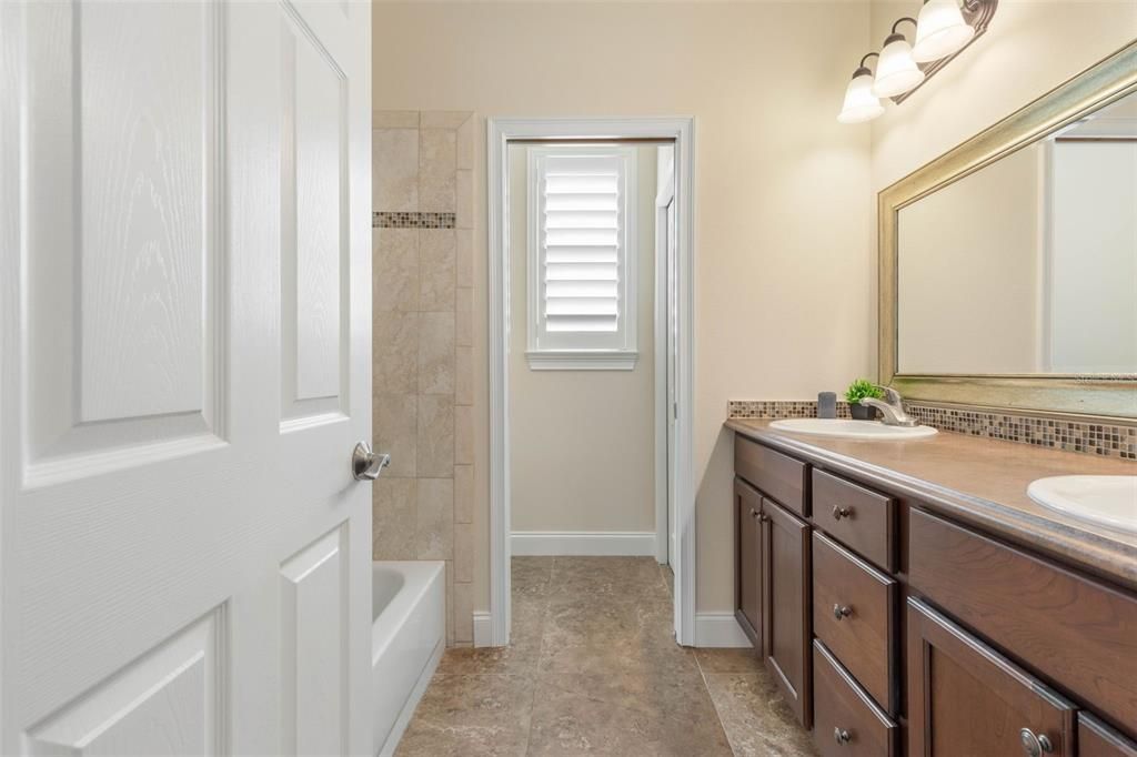 For Sale: $718,000 (4 beds, 2 baths, 2323 Square Feet)