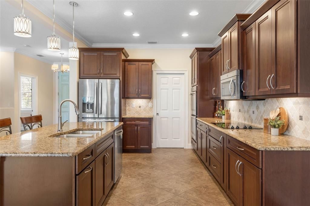 For Sale: $718,000 (4 beds, 2 baths, 2323 Square Feet)