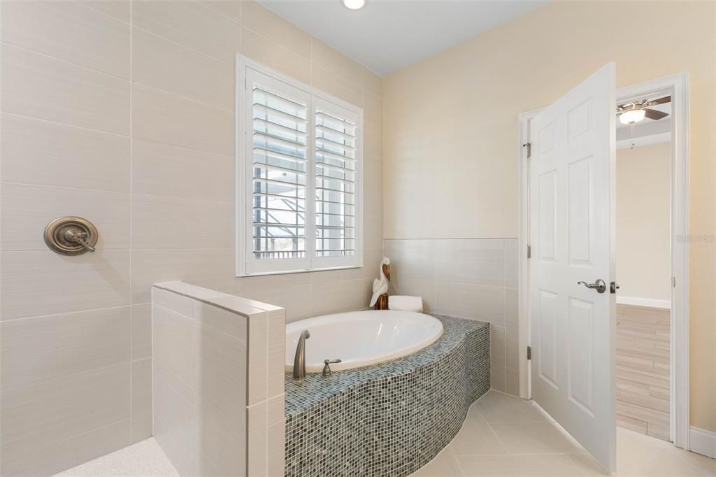 For Sale: $718,000 (4 beds, 2 baths, 2323 Square Feet)