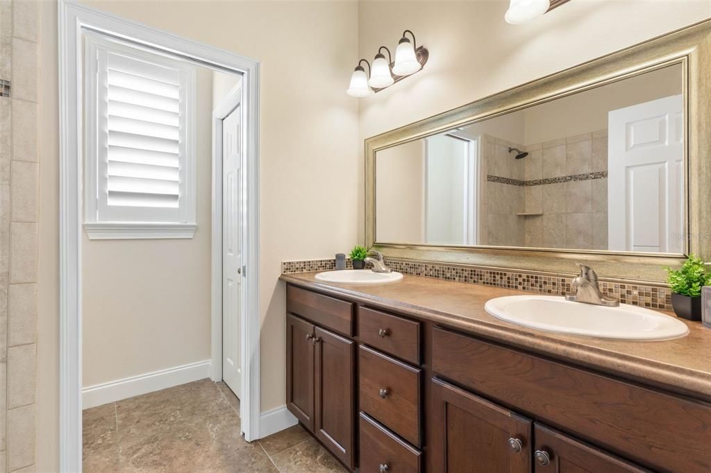 For Sale: $718,000 (4 beds, 2 baths, 2323 Square Feet)