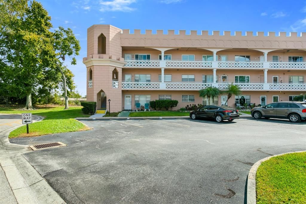 На продажу: $165,000 (2 спален, 2 ванн, 1100 Квадратных фут)