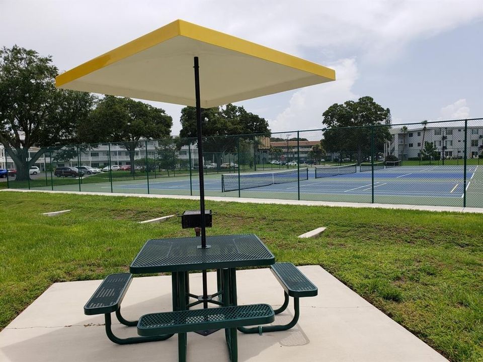 На продажу: $165,000 (2 спален, 2 ванн, 1100 Квадратных фут)