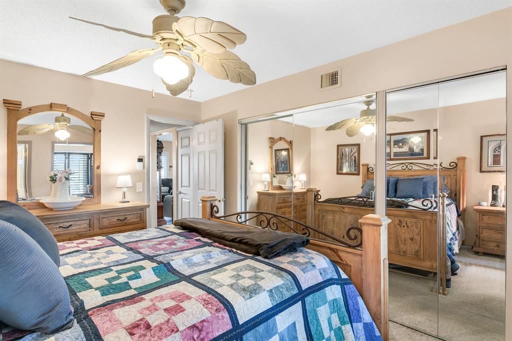 На продажу: $165,000 (2 спален, 2 ванн, 1100 Квадратных фут)