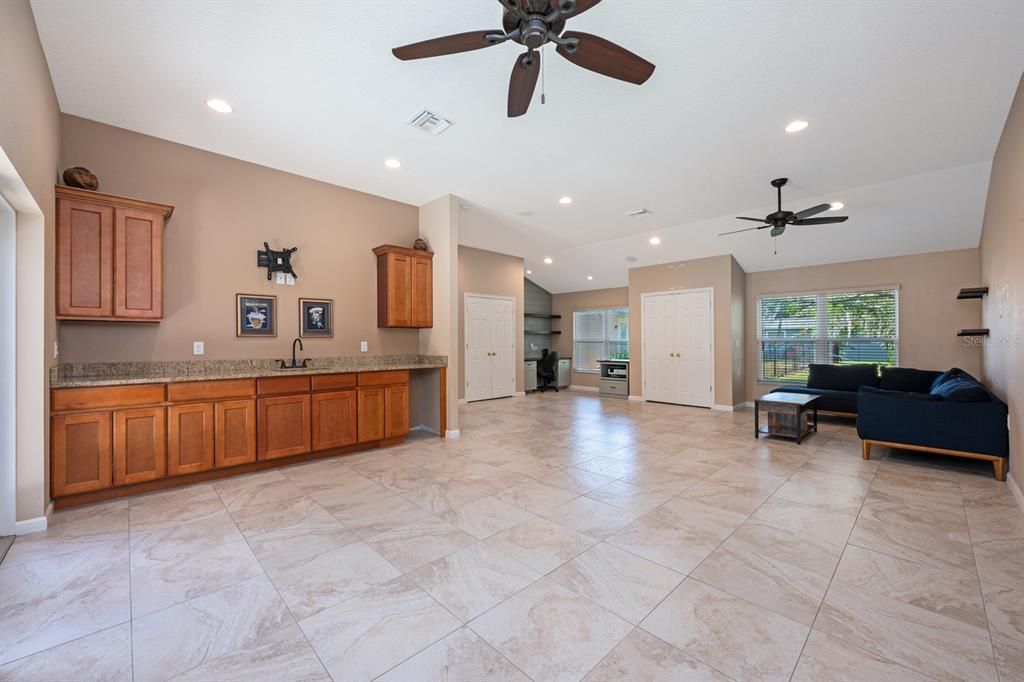 En Venta: $625,000 (4 camas, 3 baños, 3202 Pies cuadrados)