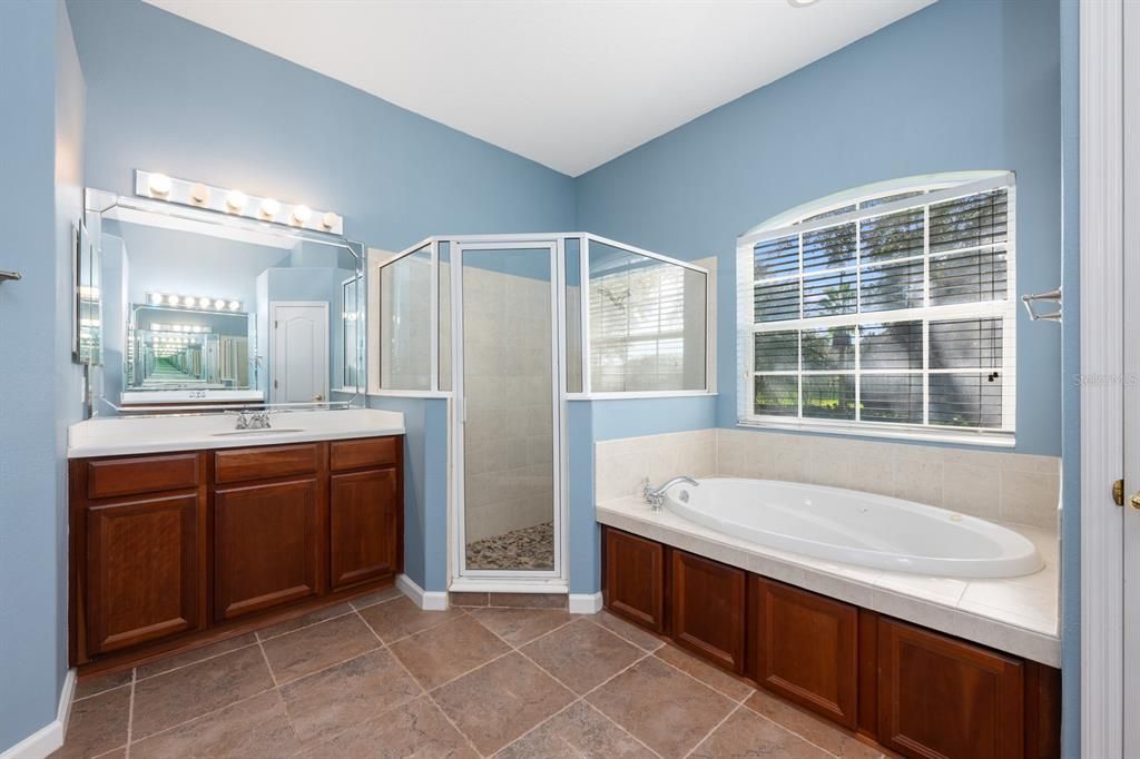 En Venta: $625,000 (4 camas, 3 baños, 3202 Pies cuadrados)