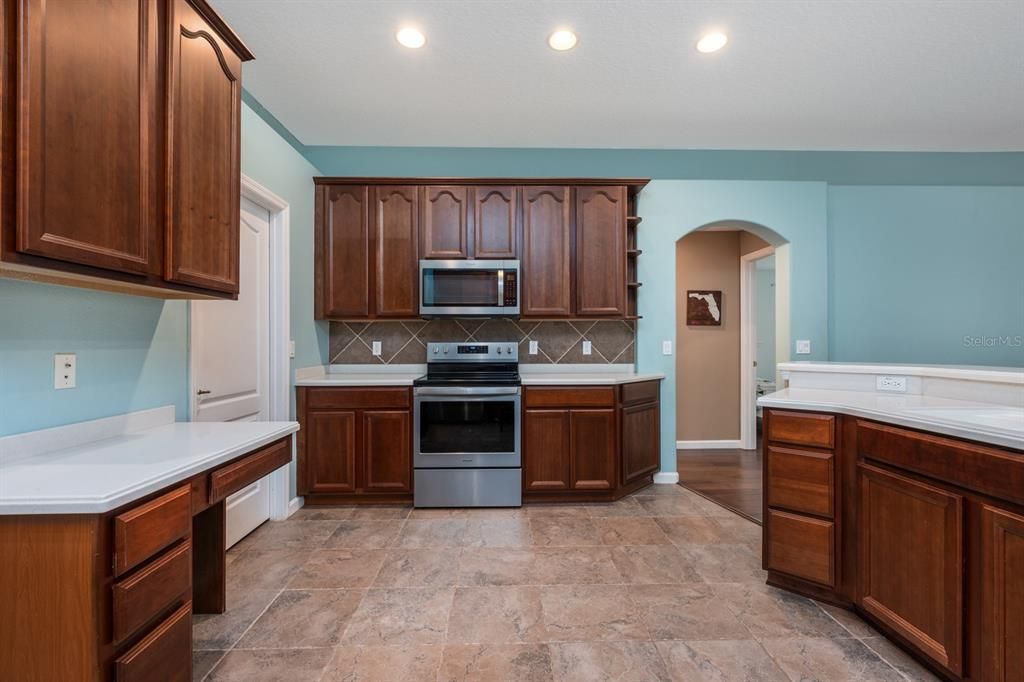 En Venta: $625,000 (4 camas, 3 baños, 3202 Pies cuadrados)