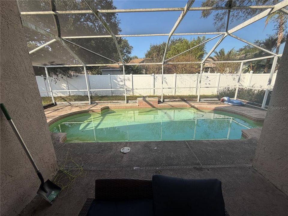 待售: $365,000 (4 贝兹, 2 浴室, 2078 平方英尺)