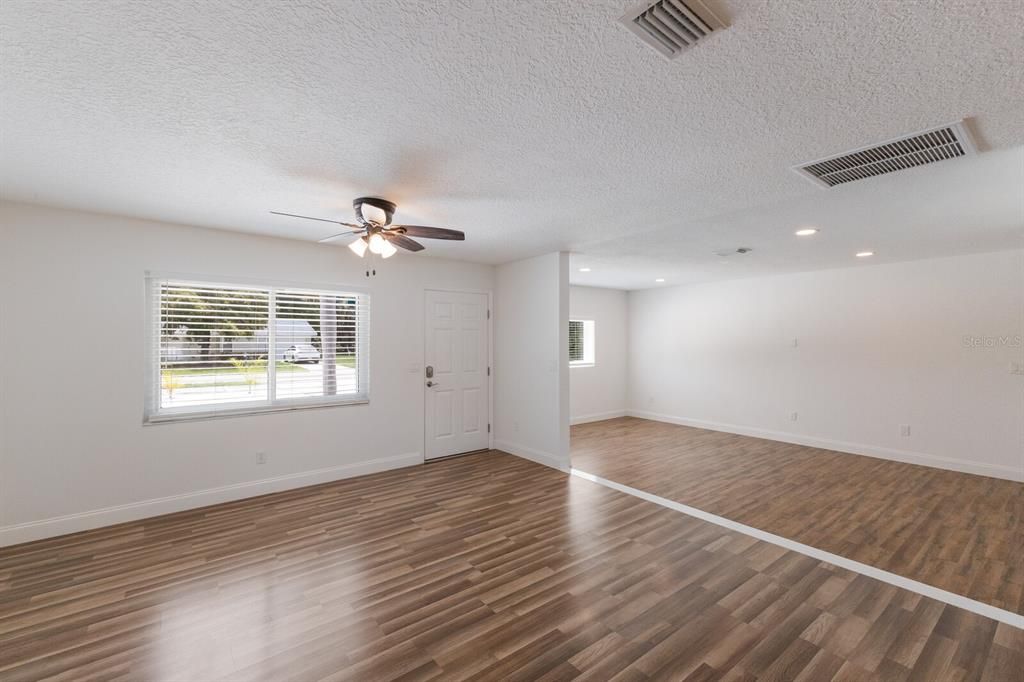 For Sale: $459,000 (4 beds, 3 baths, 1596 Square Feet)