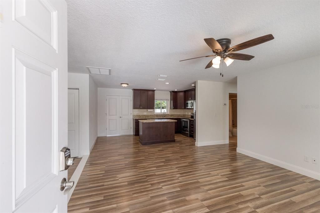 For Sale: $459,000 (4 beds, 3 baths, 1596 Square Feet)