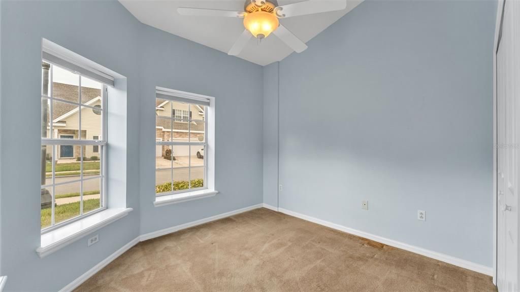 待售: $225,000 (3 贝兹, 2 浴室, 1323 平方英尺)