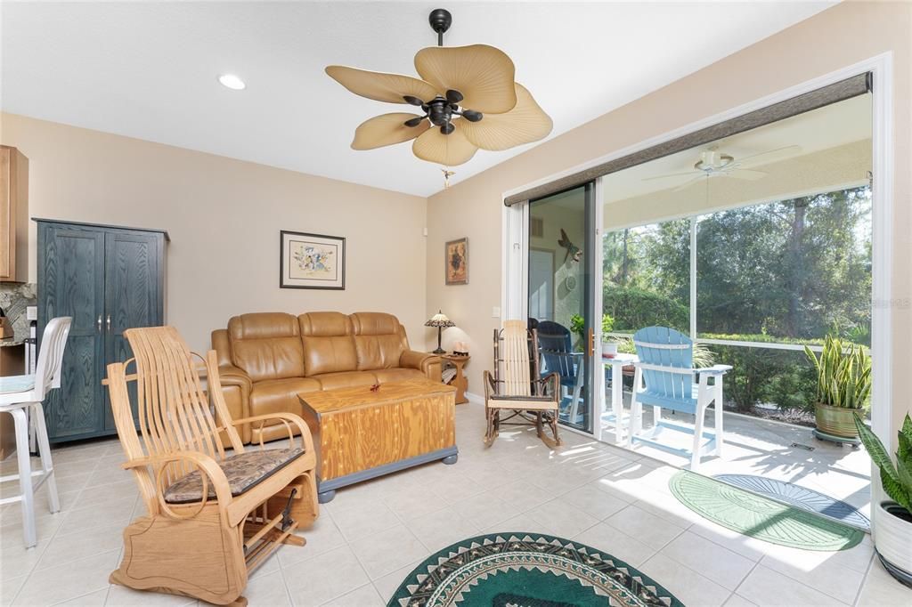 待售: $279,000 (3 贝兹, 2 浴室, 1608 平方英尺)