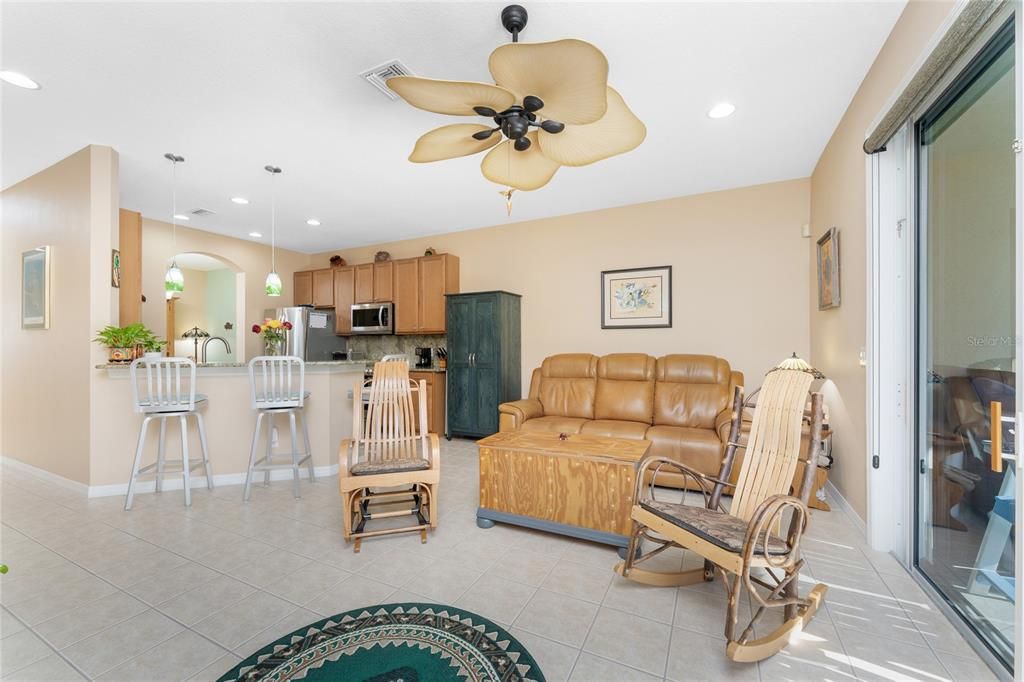 待售: $279,000 (3 贝兹, 2 浴室, 1608 平方英尺)