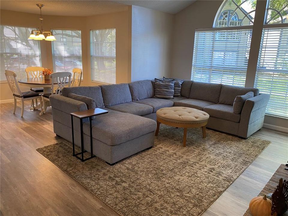 For Rent: $1,950 (3 beds, 2 baths, 1142 Square Feet)