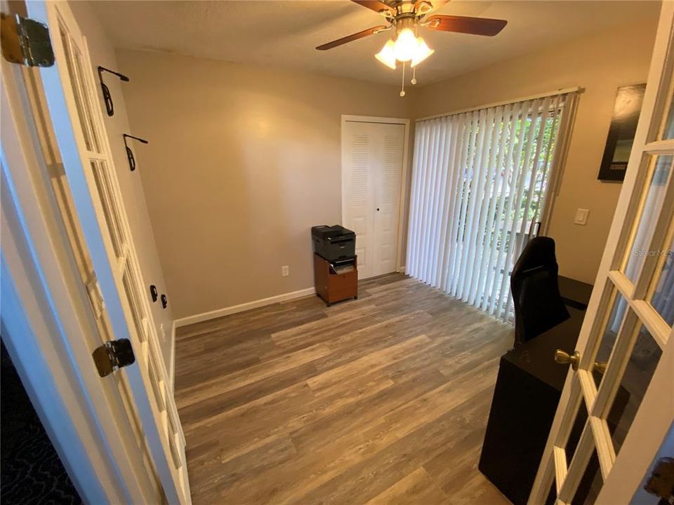 For Rent: $1,950 (3 beds, 2 baths, 1142 Square Feet)