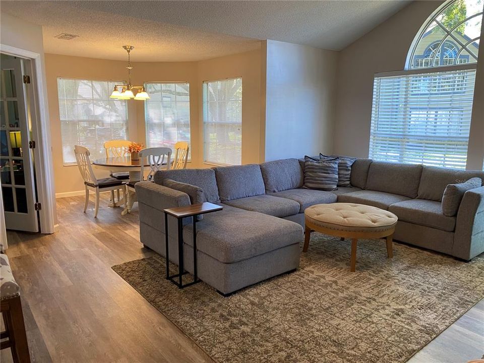 For Rent: $1,950 (3 beds, 2 baths, 1142 Square Feet)