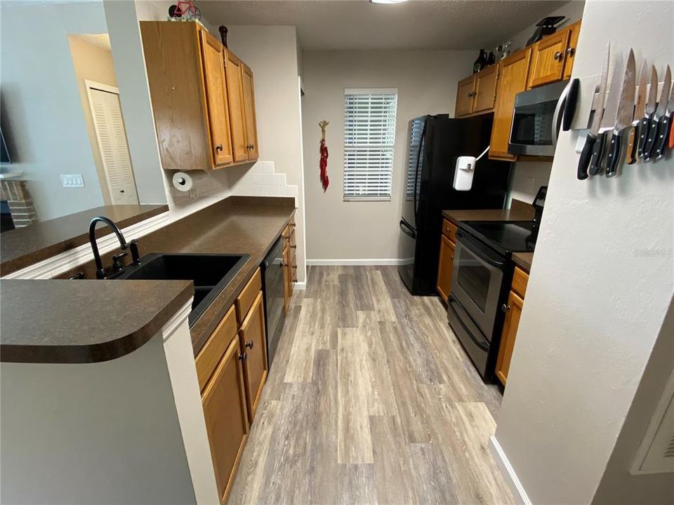 For Rent: $1,950 (3 beds, 2 baths, 1142 Square Feet)