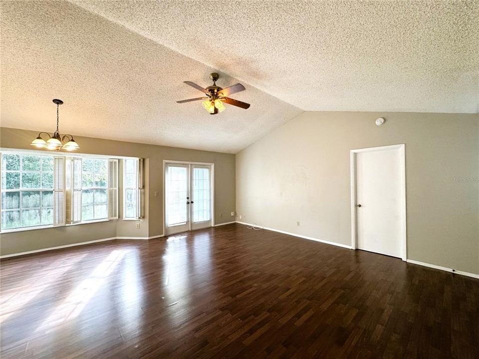 出租: $2,199 (3 贝兹, 2 浴室, 1216 平方英尺)