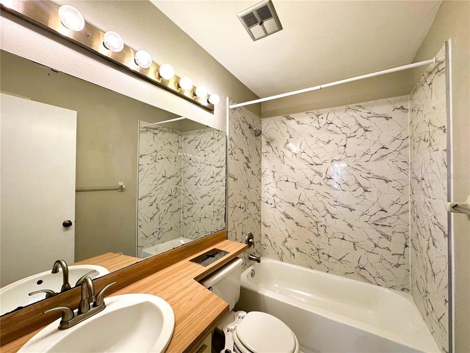 出租: $2,199 (3 贝兹, 2 浴室, 1216 平方英尺)