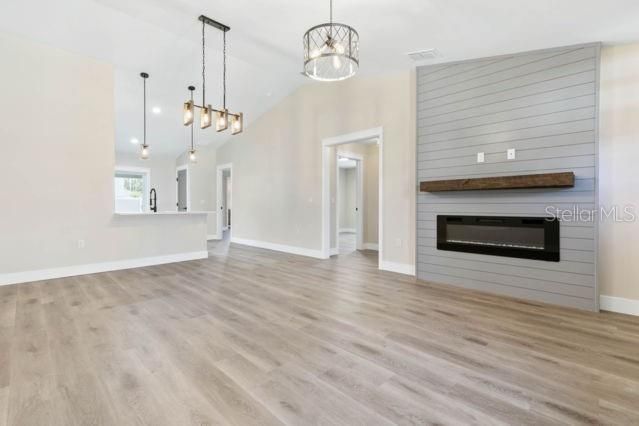 For Rent: $1,750 (3 beds, 2 baths, 1311 Square Feet)