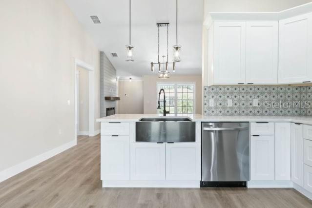 For Rent: $1,750 (3 beds, 2 baths, 1311 Square Feet)