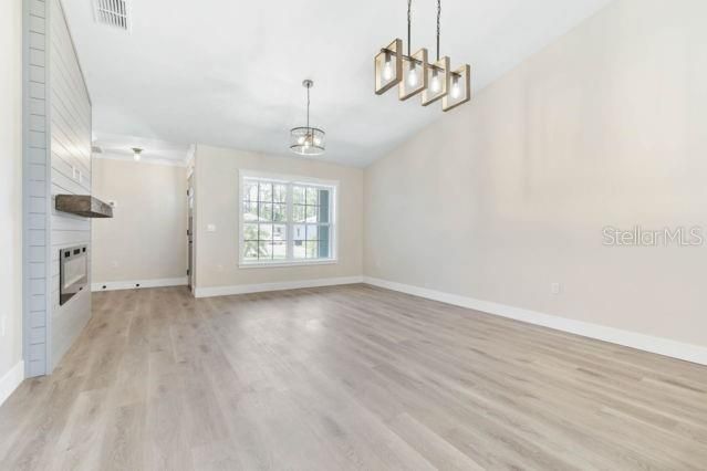 For Rent: $1,750 (3 beds, 2 baths, 1311 Square Feet)