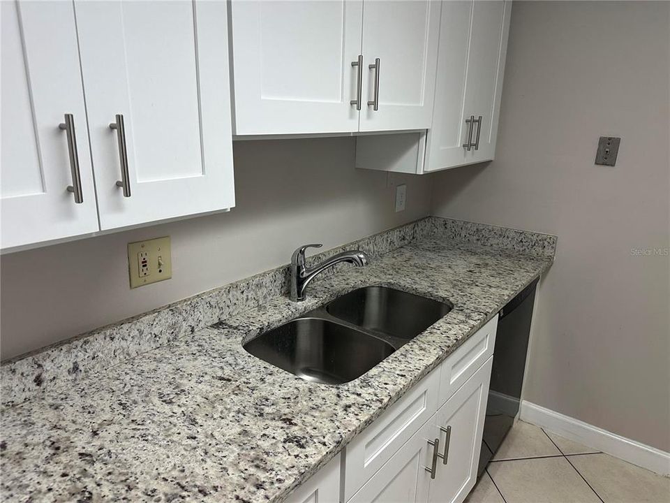 For Rent: $1,550 (2 beds, 2 baths, 897 Square Feet)