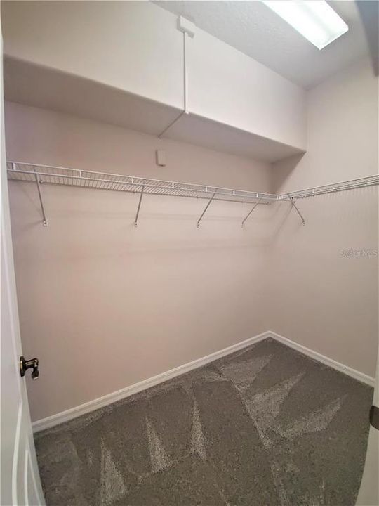 For Rent: $2,400 (4 beds, 3 baths, 1862 Square Feet)