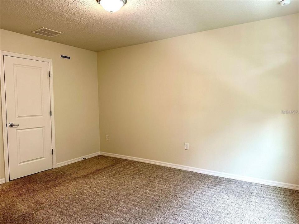 For Sale: $370,000 (3 beds, 2 baths, 1683 Square Feet)