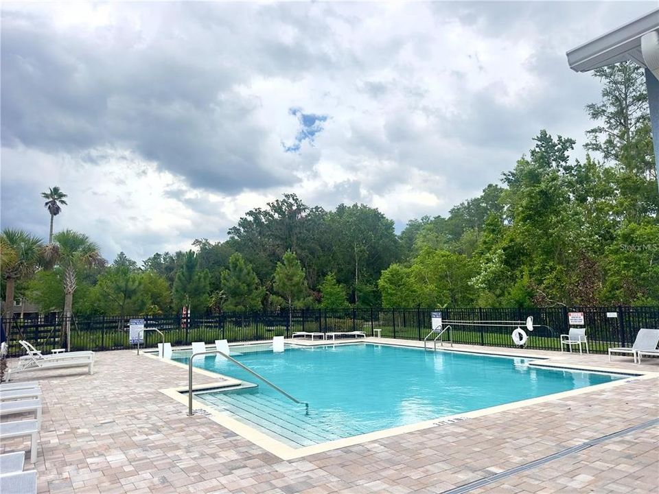 For Sale: $370,000 (3 beds, 2 baths, 1683 Square Feet)