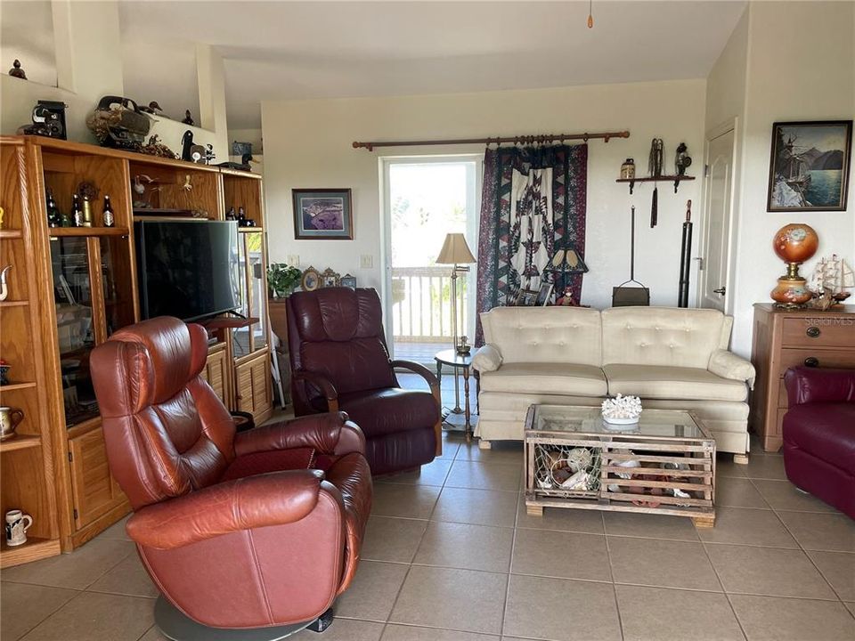 For Sale: $485,000 (2 beds, 2 baths, 1130 Square Feet)