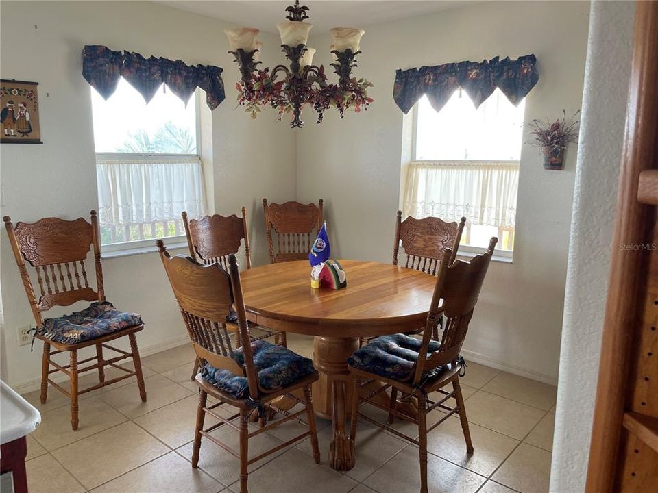 For Sale: $485,000 (2 beds, 2 baths, 1130 Square Feet)