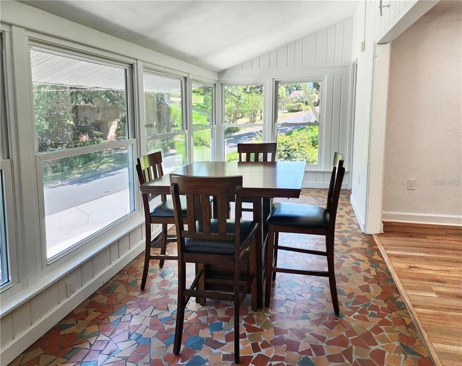 En Venta: $379,900 (2 camas, 2 baños, 1336 Pies cuadrados)