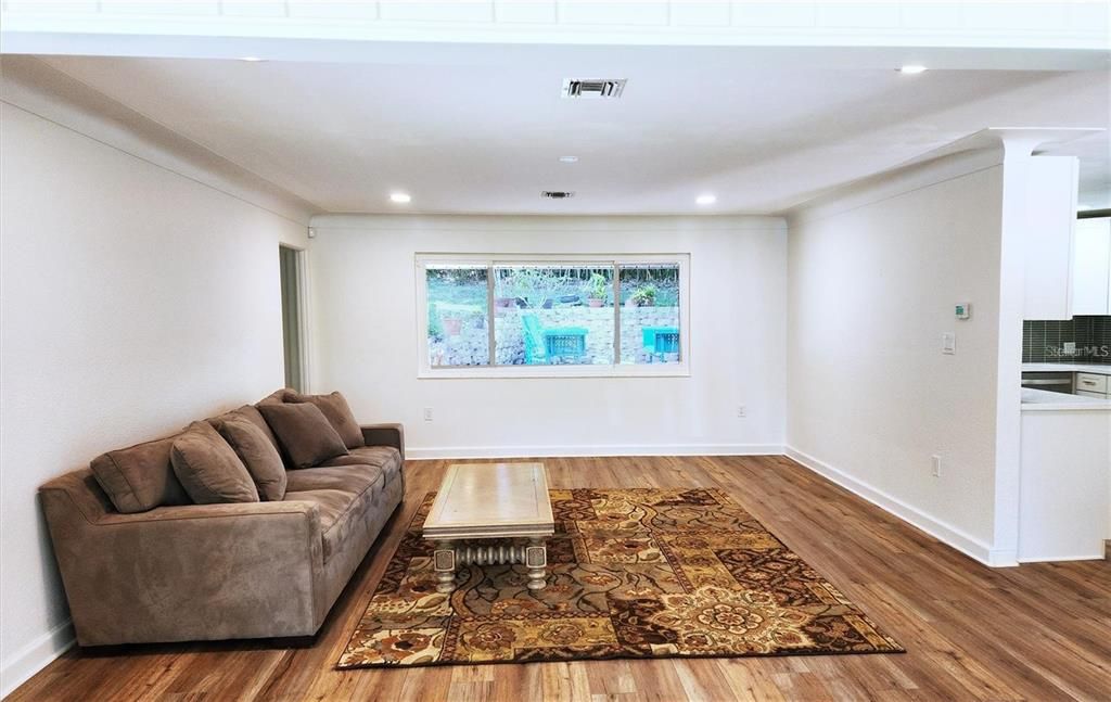 En Venta: $379,900 (2 camas, 2 baños, 1336 Pies cuadrados)