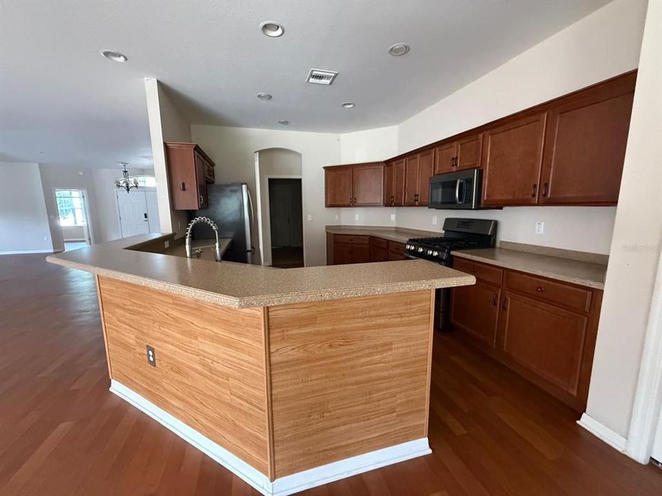 En Venta: $445,000 (5 camas, 3 baños, 2908 Pies cuadrados)