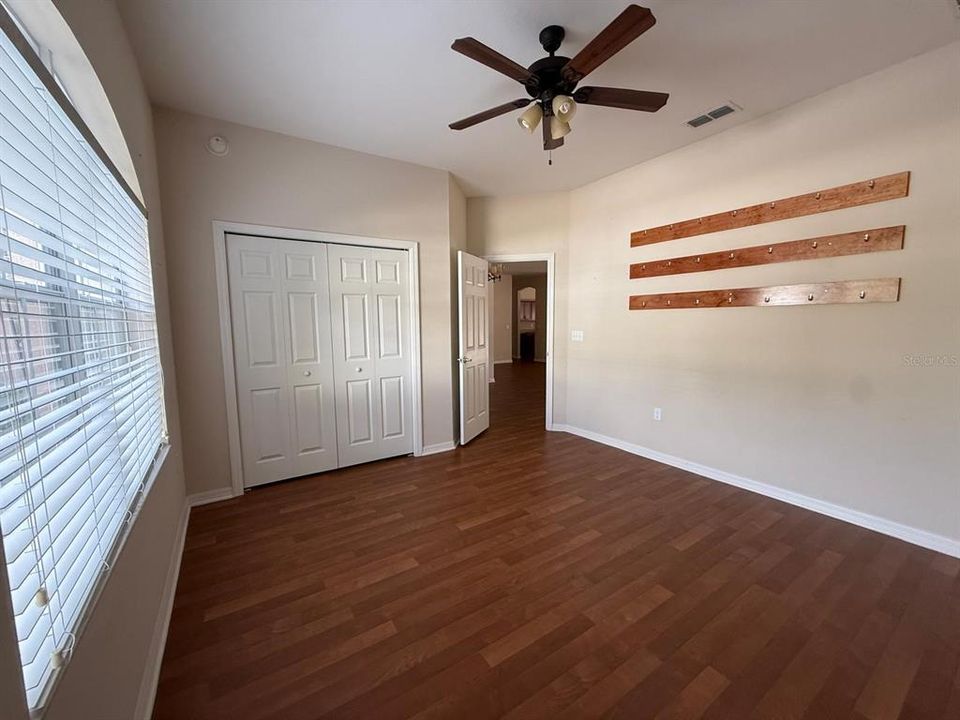 En Venta: $445,000 (5 camas, 3 baños, 2908 Pies cuadrados)