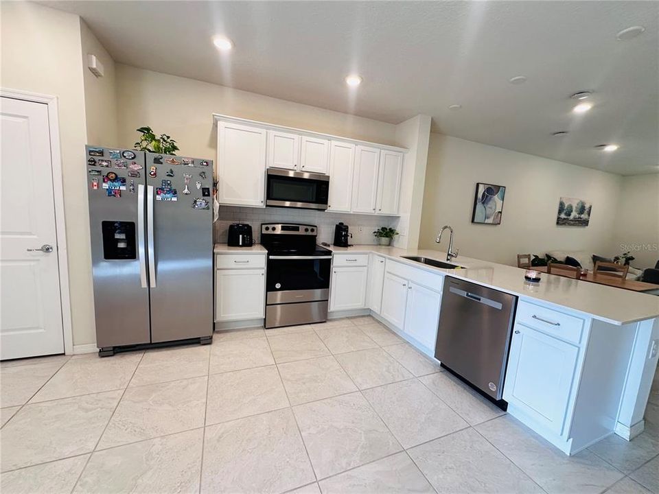For Sale: $365,900 (3 beds, 2 baths, 1683 Square Feet)