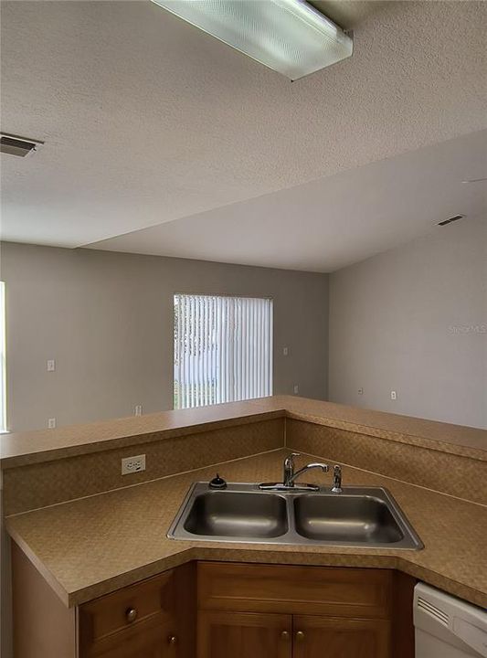 For Rent: $1,750 (3 beds, 2 baths, 1551 Square Feet)