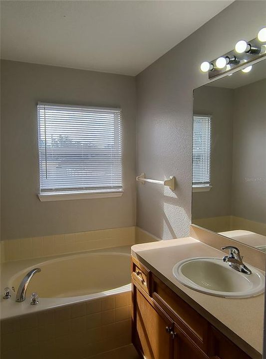 For Rent: $1,750 (3 beds, 2 baths, 1551 Square Feet)