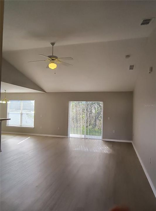 For Rent: $1,750 (3 beds, 2 baths, 1551 Square Feet)