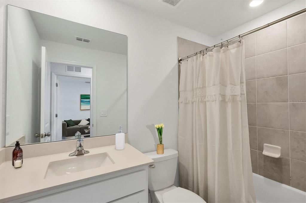 For Rent: $2,250 (3 beds, 2 baths, 1352 Square Feet)