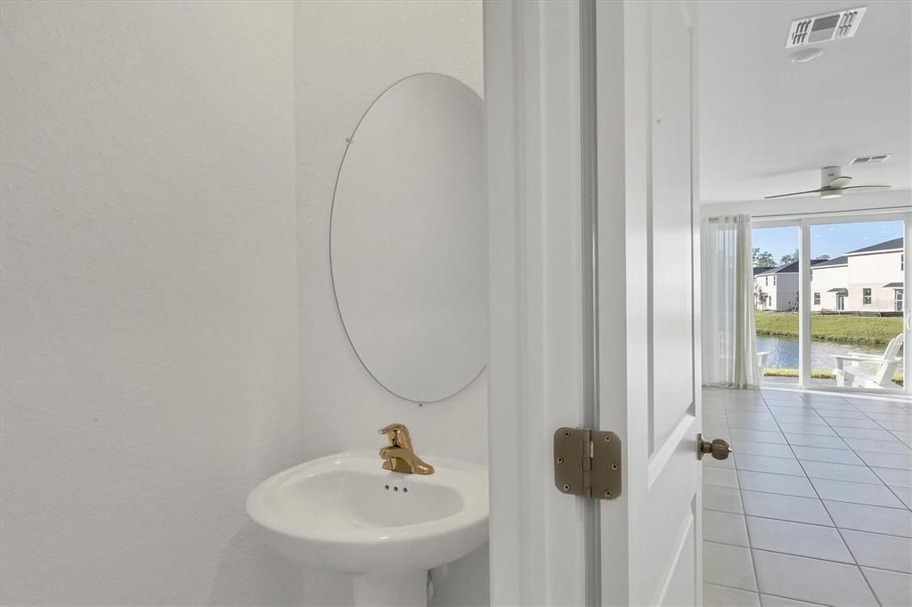 For Rent: $2,250 (3 beds, 2 baths, 1352 Square Feet)