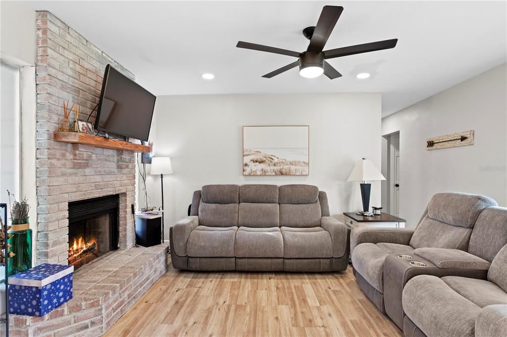 For Sale: $669,900 (4 beds, 3 baths, 1776 Square Feet)