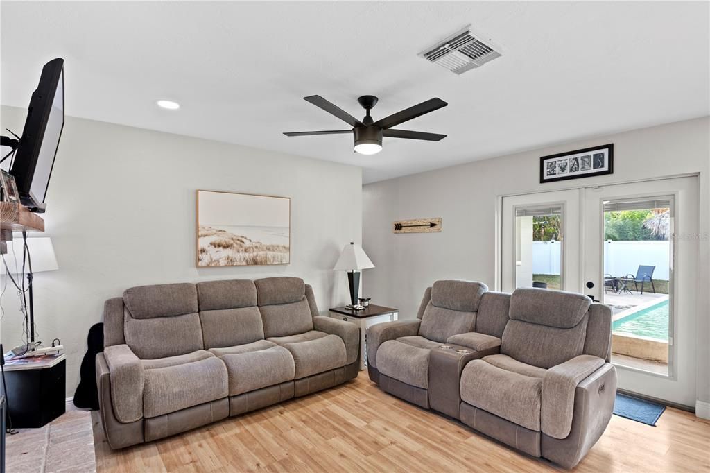 For Sale: $669,900 (4 beds, 3 baths, 1776 Square Feet)