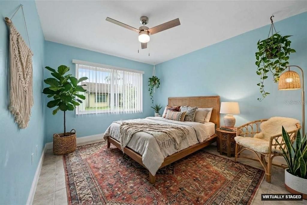 待售: $395,000 (2 贝兹, 2 浴室, 904 平方英尺)