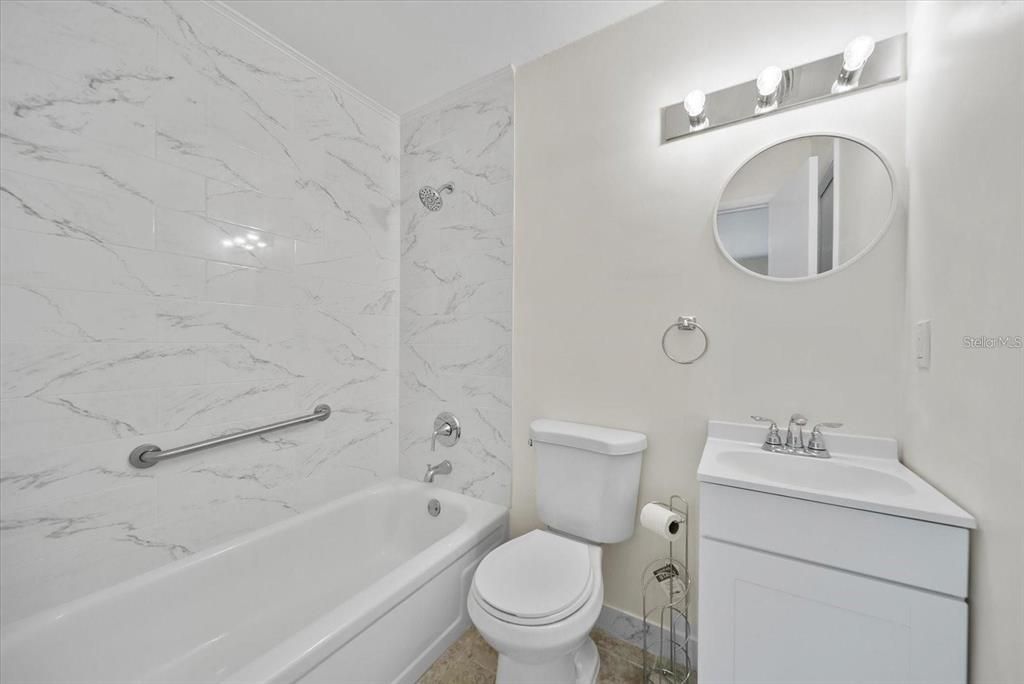 待售: $395,000 (2 贝兹, 2 浴室, 904 平方英尺)