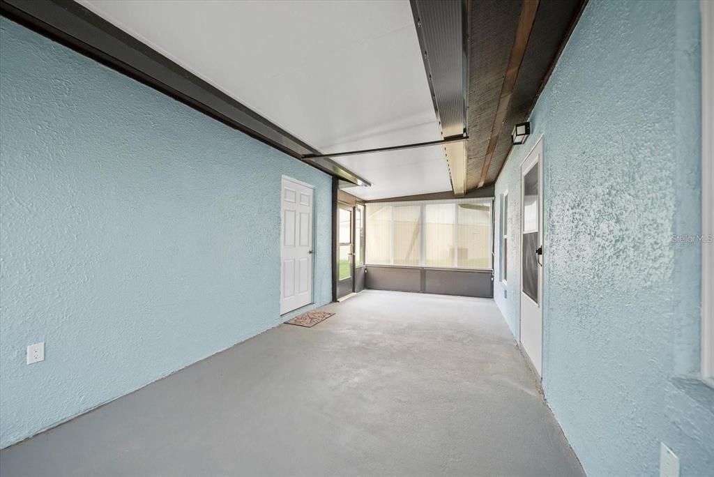 待售: $395,000 (2 贝兹, 2 浴室, 904 平方英尺)