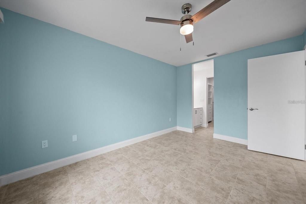 待售: $395,000 (2 贝兹, 2 浴室, 904 平方英尺)