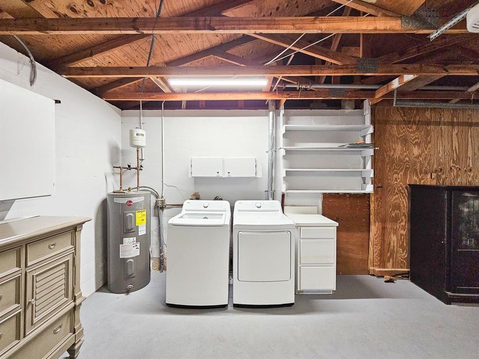 待售: $395,000 (2 贝兹, 2 浴室, 904 平方英尺)