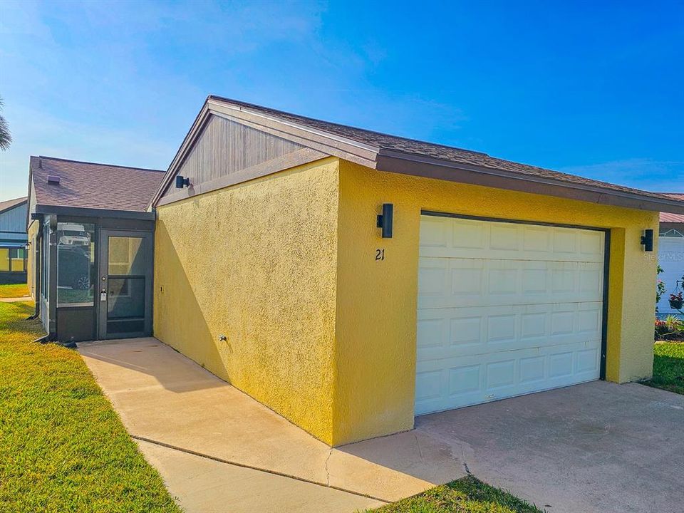 待售: $395,000 (2 贝兹, 2 浴室, 904 平方英尺)