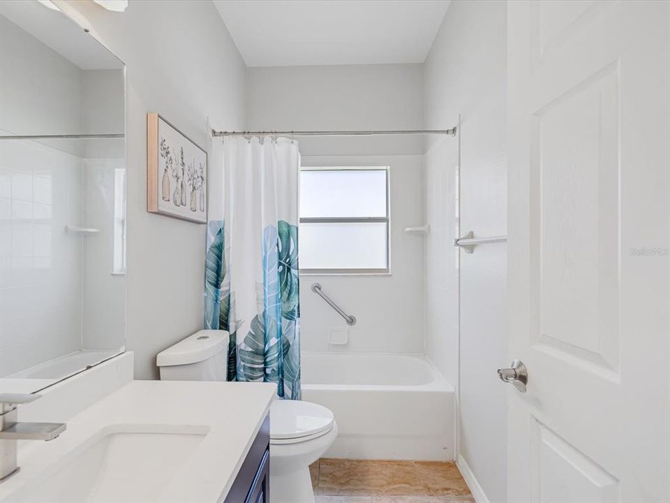 На продажу: $390,000 (5 спален, 3 ванн, 2507 Квадратных фут)